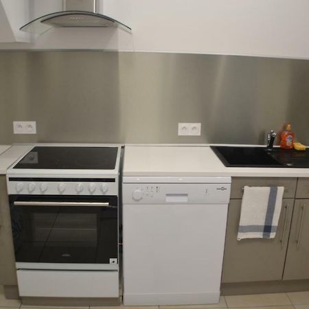 La Bulle Familles Clim, Wifi, Airport Shuttle,Tout A Pied Carcasona Exterior foto