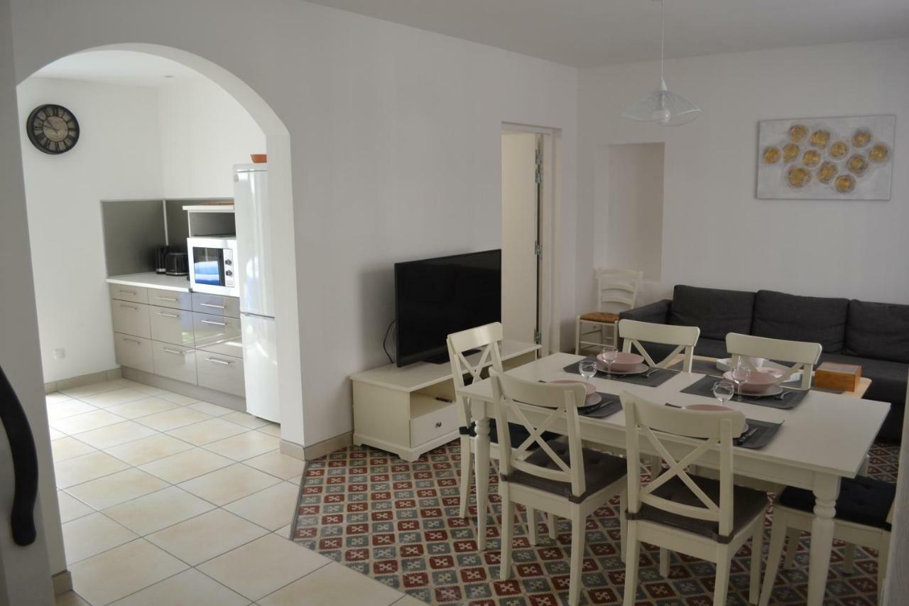 La Bulle Familles Clim, Wifi, Airport Shuttle,Tout A Pied Carcasona Exterior foto