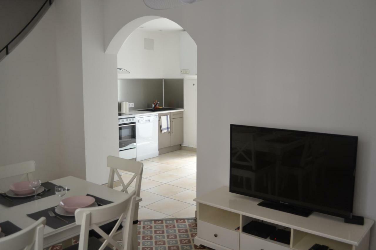 La Bulle Familles Clim, Wifi, Airport Shuttle,Tout A Pied Carcasona Exterior foto